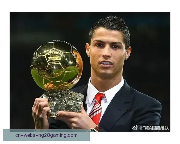 C罗欧冠单赛季17球创历史新纪录，成就足球界传奇巅峰